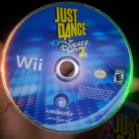 JUST DANCE DISNEY VERSION - Picture 1 of 4